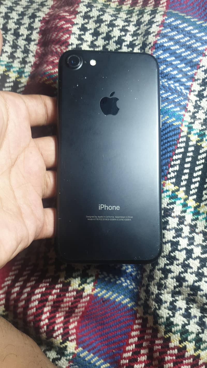 Apple iPhone 7 1