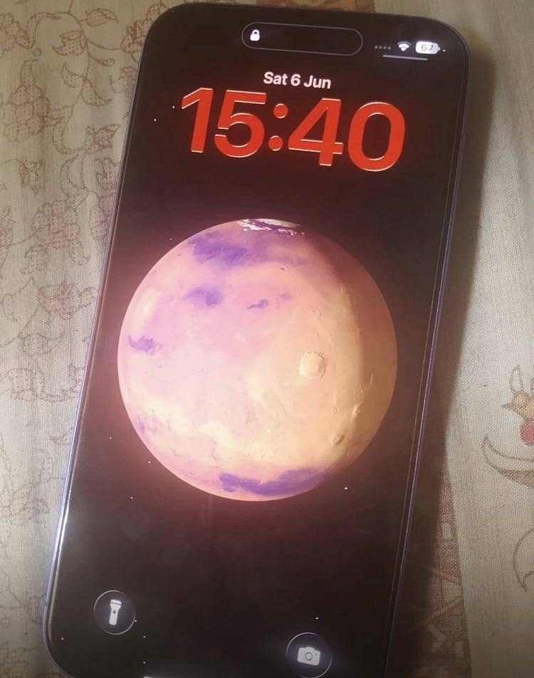 Apple iPhone 16 plus 0