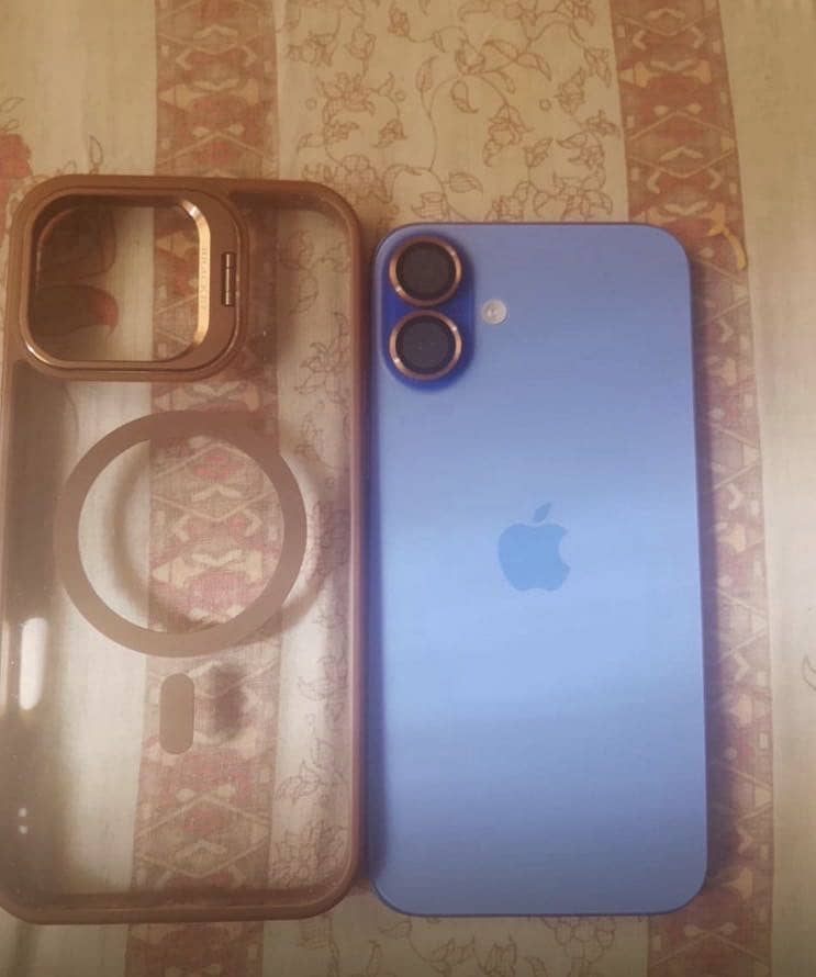 Apple iPhone 16 plus 1