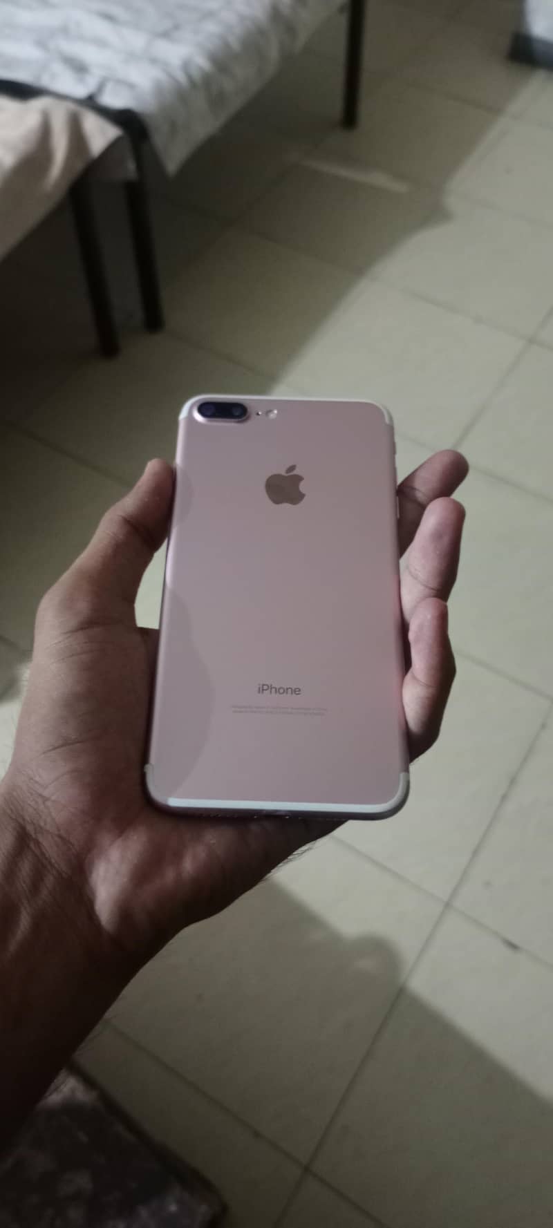 Apple iPhone 7 Plus 3