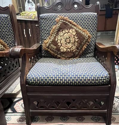 Solid Sheesham wood 3 +1 +1 seater Sofa Carved Design Lahore