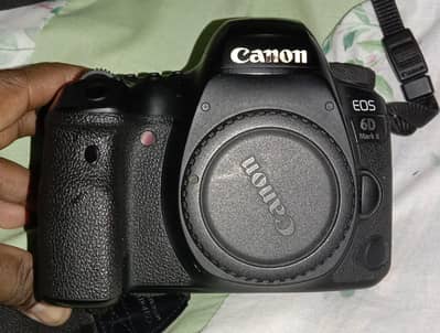 6d mark ii with 24 105 isii lens