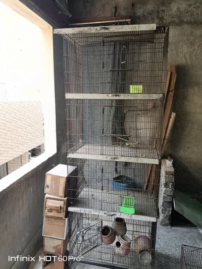 bohat kaam use howa 1,2,3,4, apartment with wood box