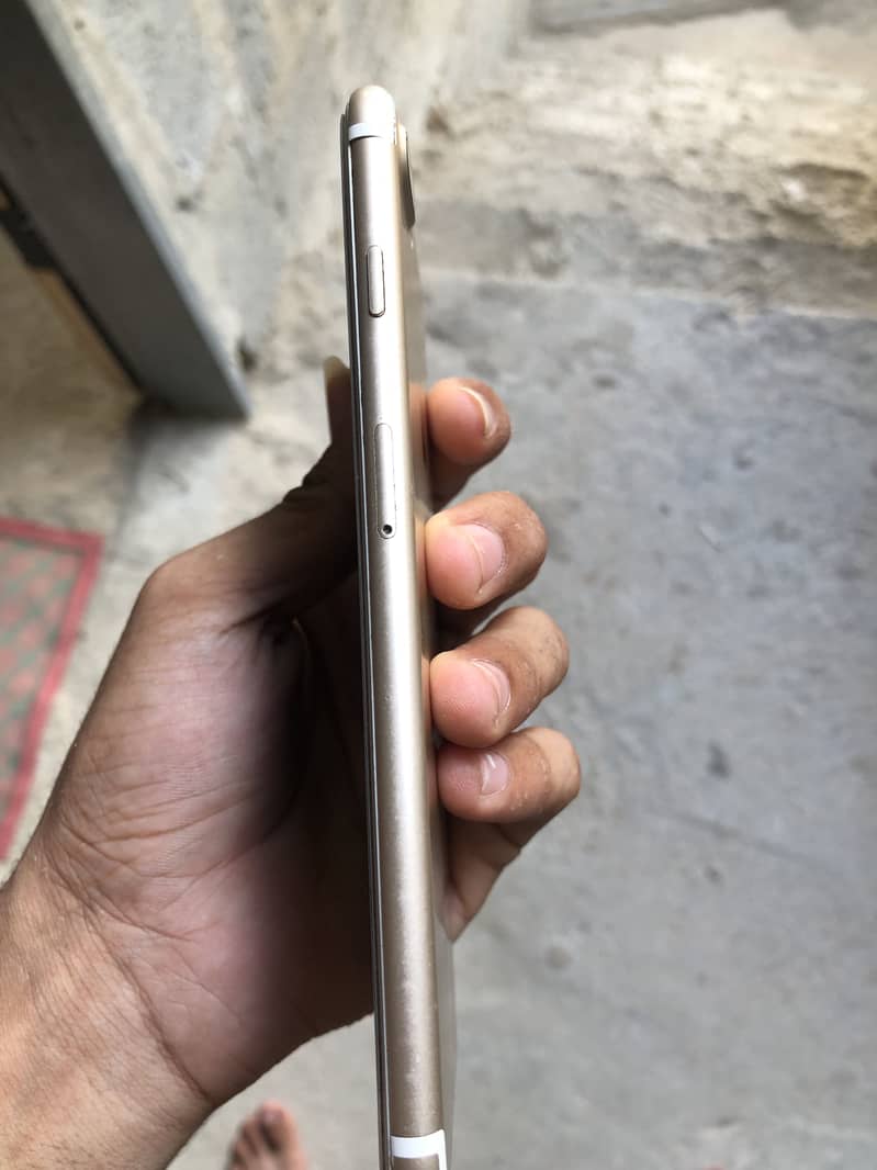 Apple iPhone 7 Plus 1