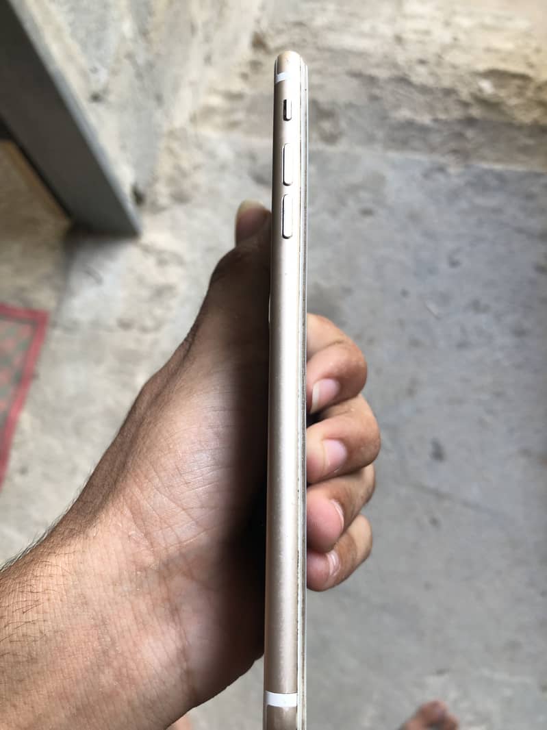 Apple iPhone 7 Plus 3