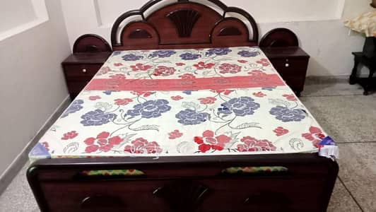 Best Wooden Polished Bed Set With 6" Mattress