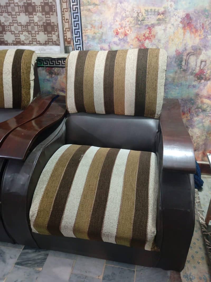 7 seaters sofa 0