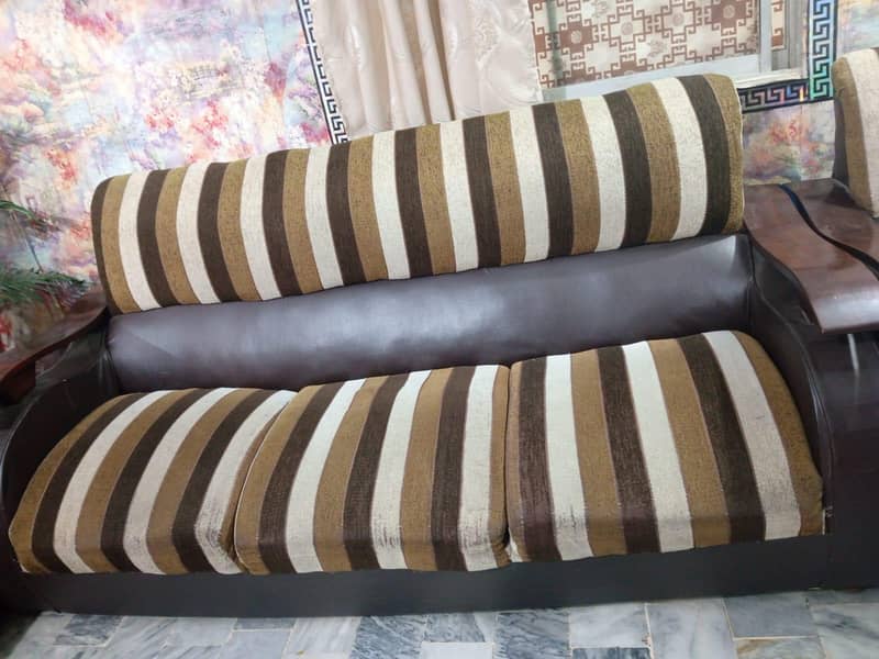 7 seaters sofa 3