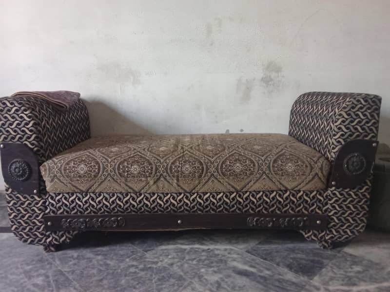 Dewan sofa 0