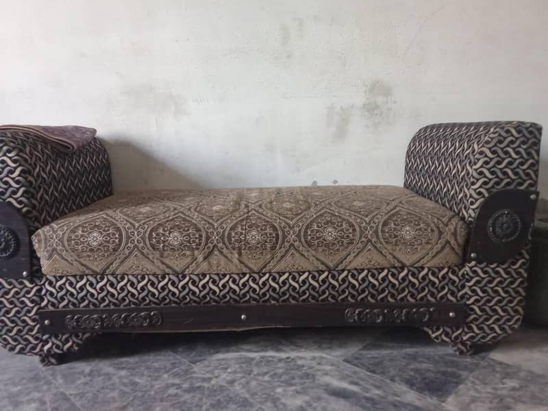 Dewan sofa 1