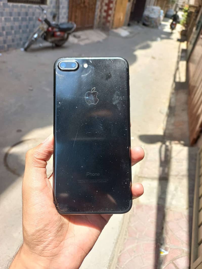 Apple iPhone 7 Plus 2