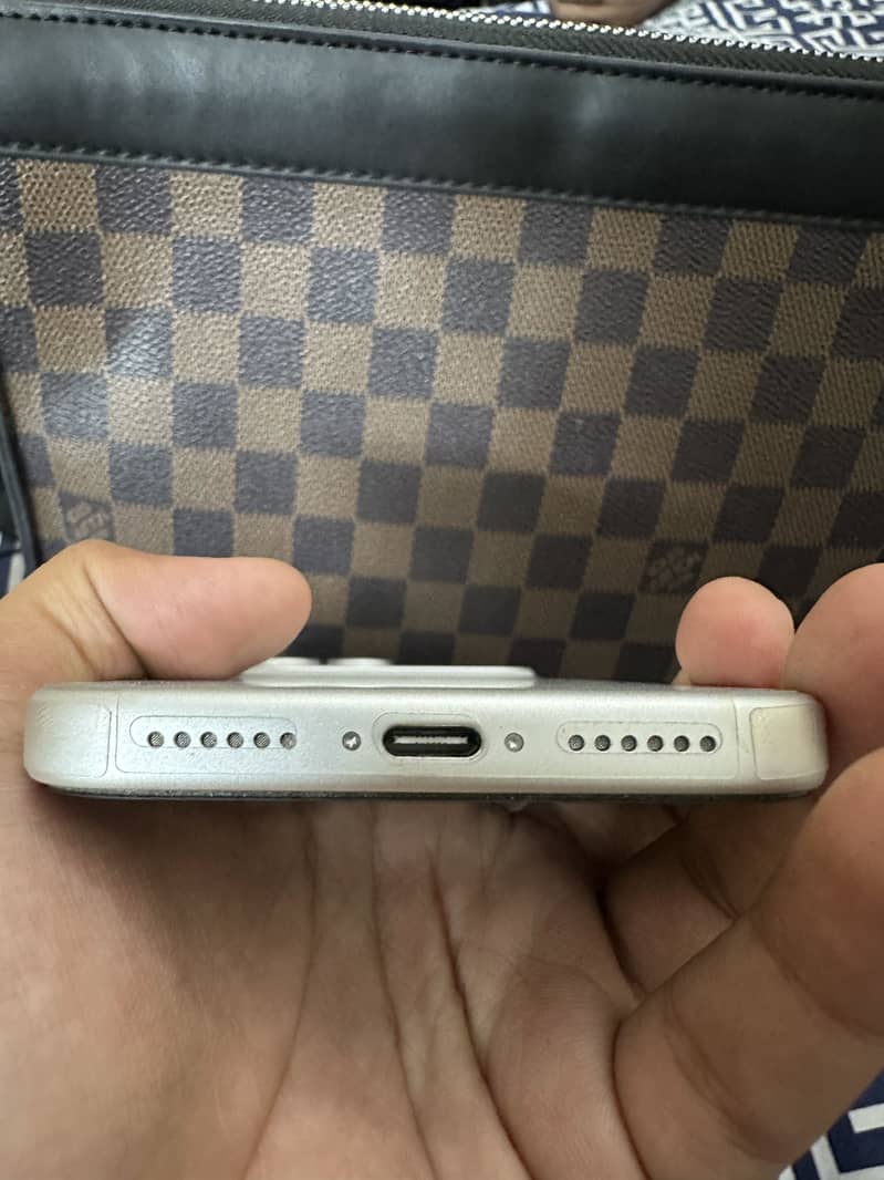 Apple iPhone 17 Pro Max 6