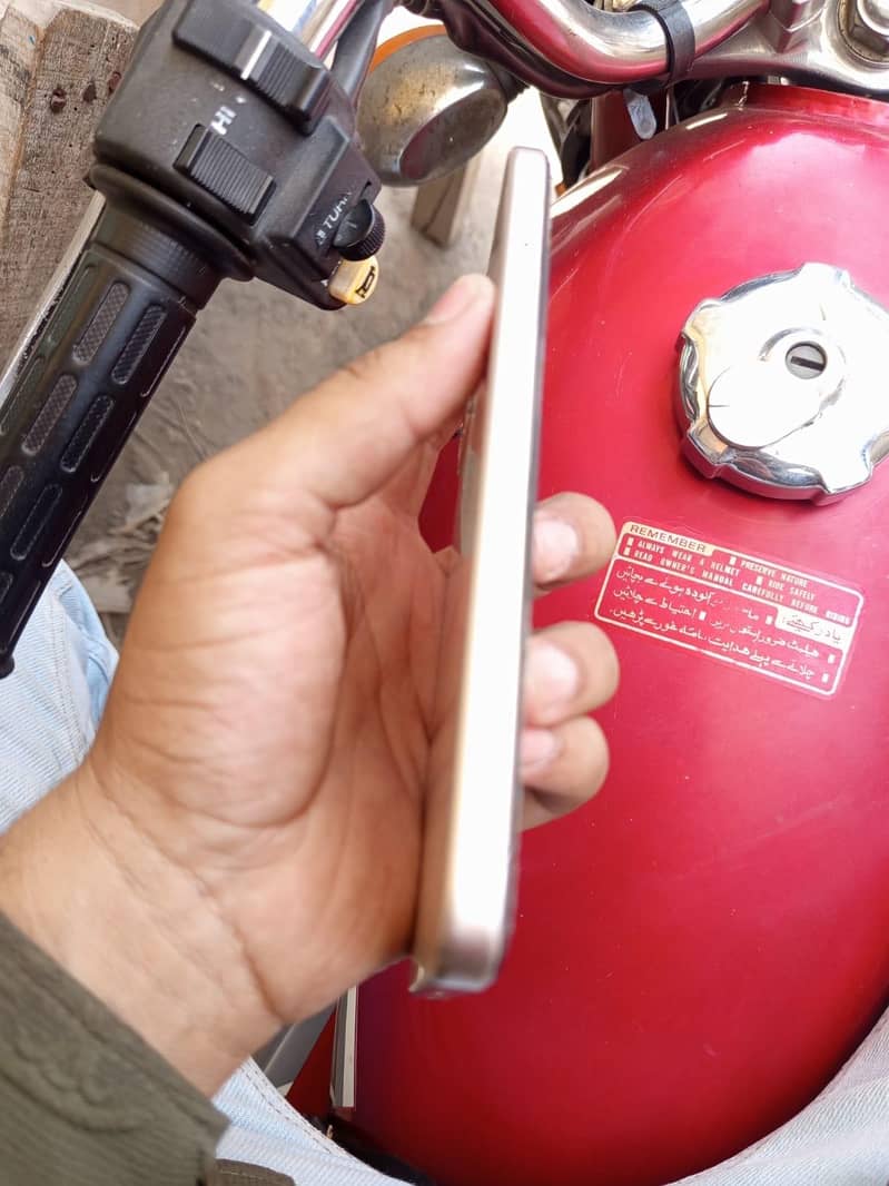 OPPO A6 4