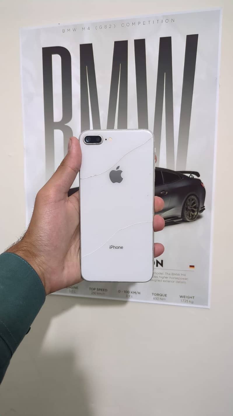 Apple iPhone 8 Plus 3