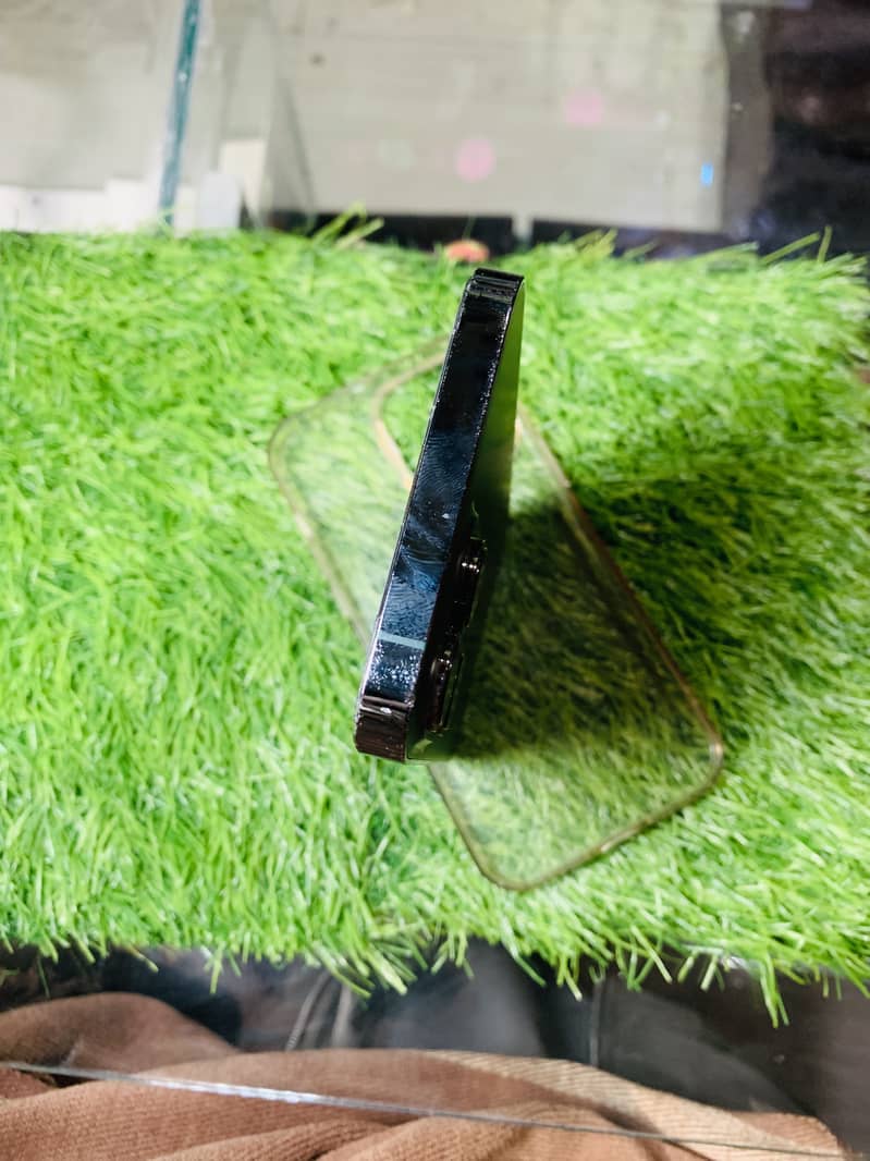 iPhone 13 Pro Max 6