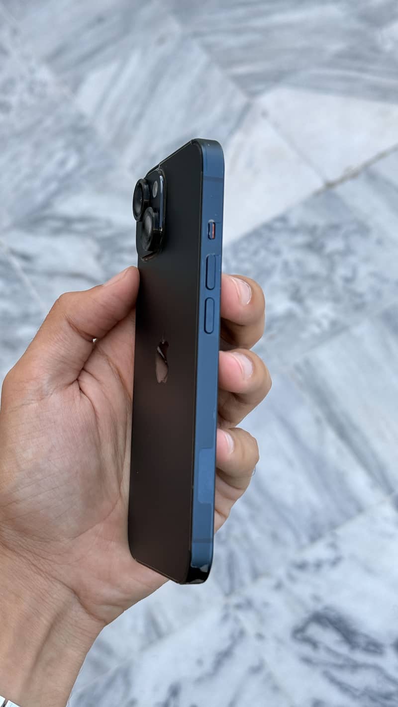 iPhone 14 2