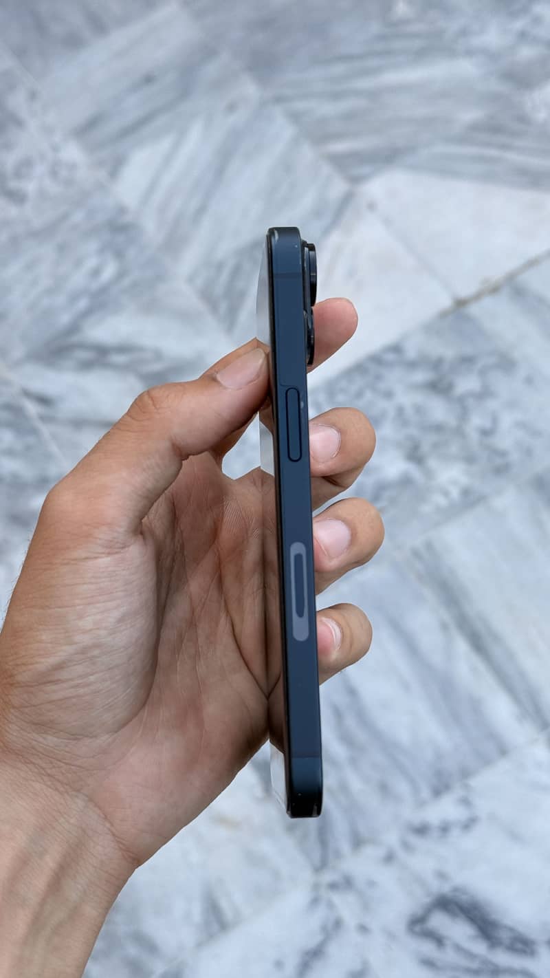 iPhone 14 4