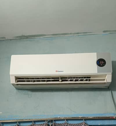 Dawlance split working AC