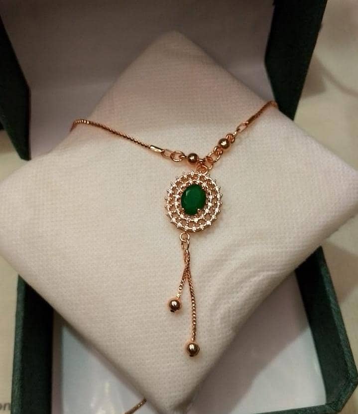 neckless green pendent 0