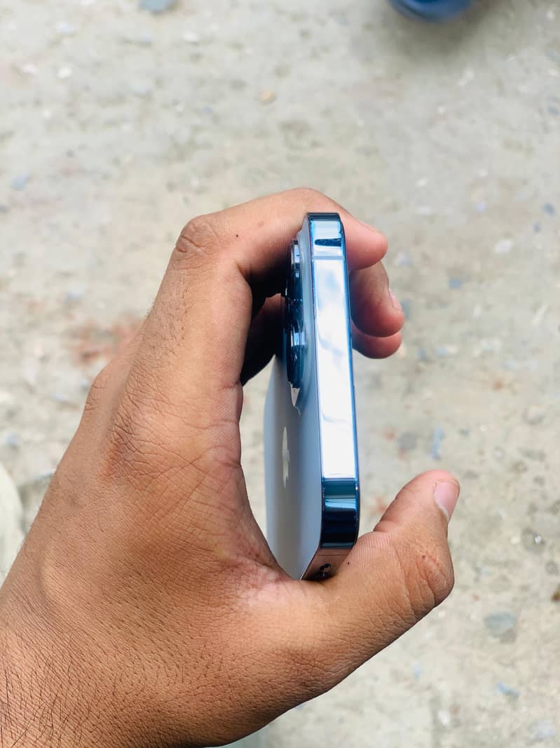 Apple iPhone 13 Pro Max 3