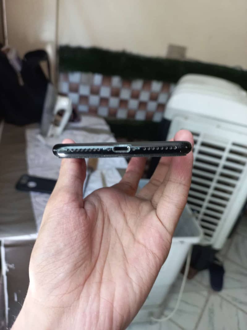 Apple iPhone 7 Plus 5
