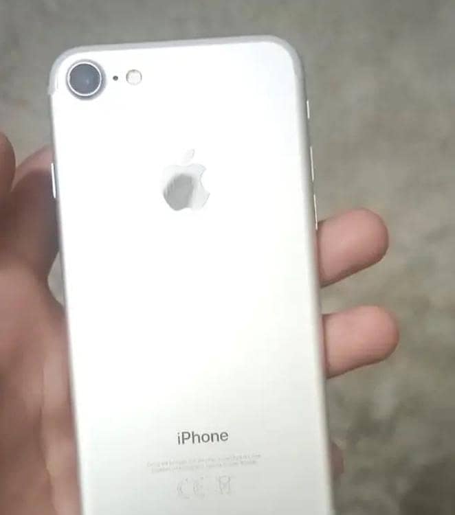 Apple iPhone 7 0