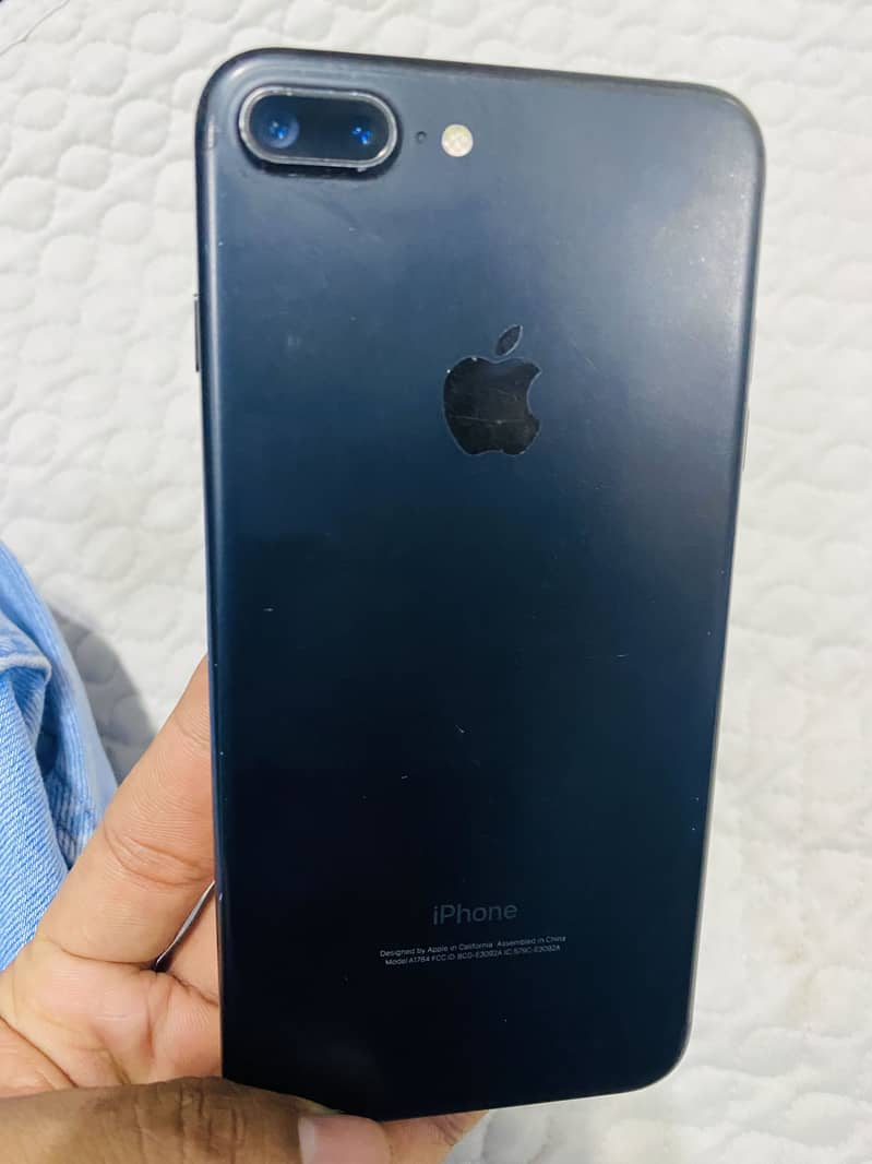 Apple iPhone 7 Plus 0