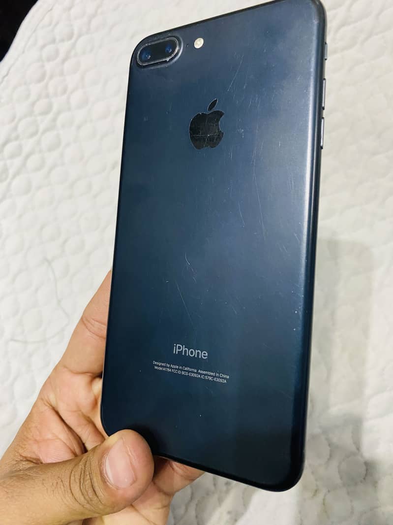 Apple iPhone 7 Plus 3