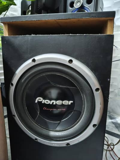 Pioneer subwoofer