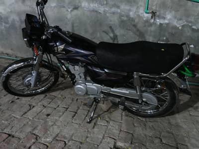 Honda 125 New Condition just buy and use