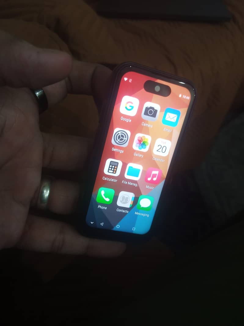 Iphone 16 mini 3