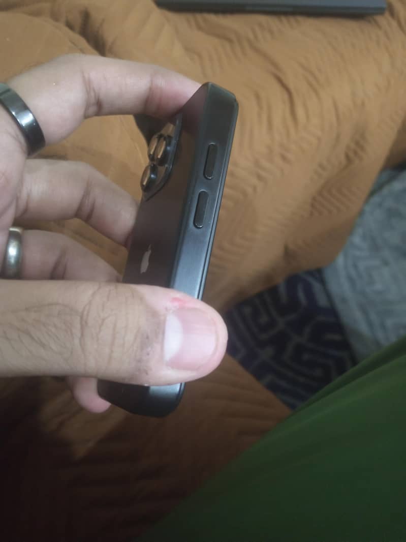 Iphone 16 mini 4