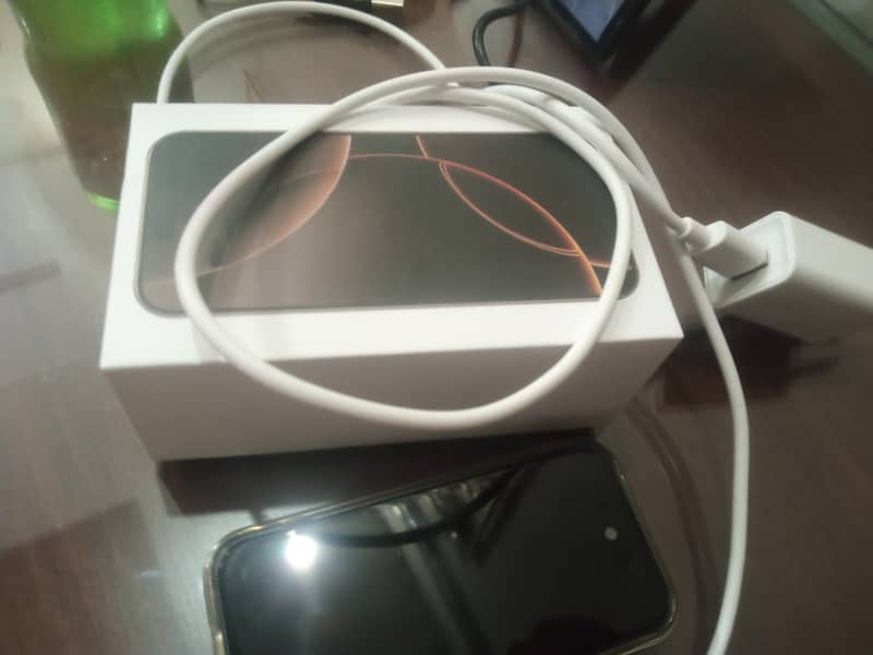 Iphone 16 mini 6