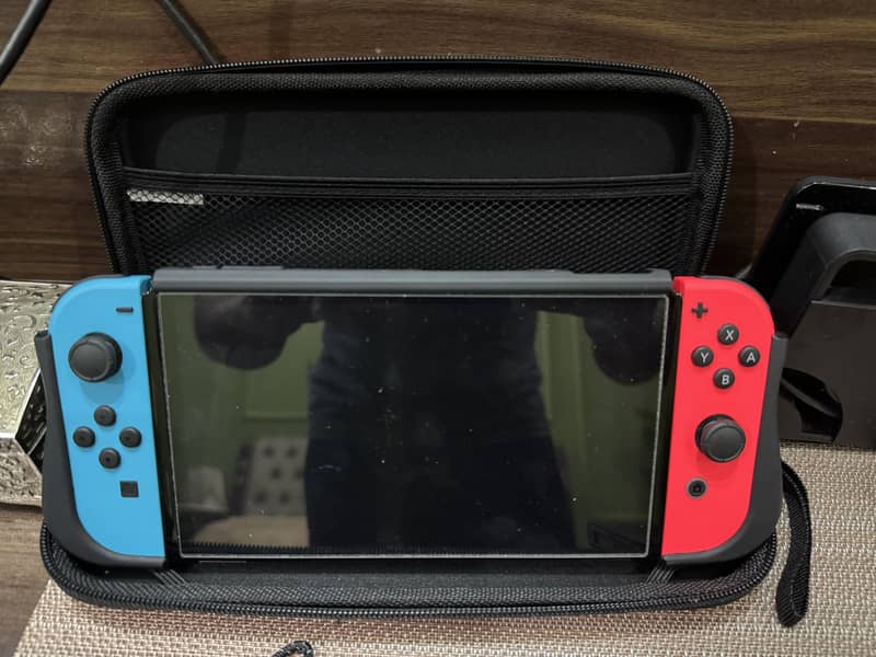 Nintendo Switch OLED 7