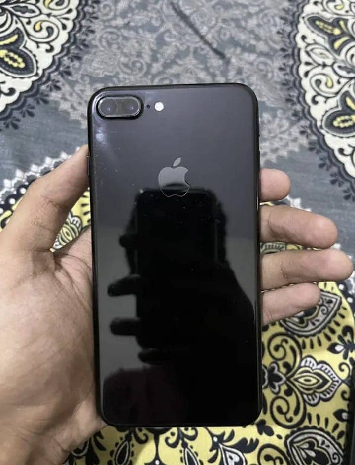 Apple iPhone 7 Plus 1