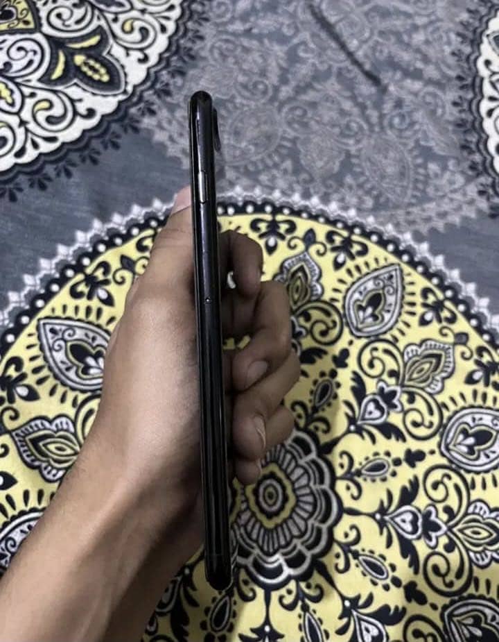Apple iPhone 7 Plus 3