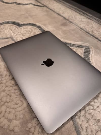 Macbook Air 2018 | 512GB storage| 16GB Ram | Intel Core i5