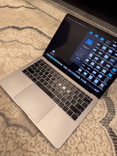 Macbook Air 2018 | 512GB storage| 16GB Ram | Intel Core i5