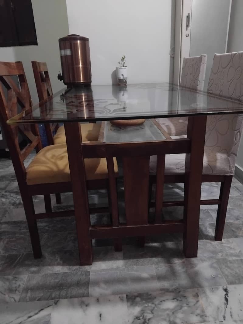 4 Seater dining table 0