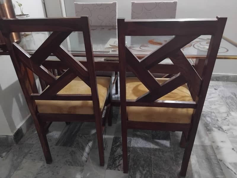 4 Seater dining table 1