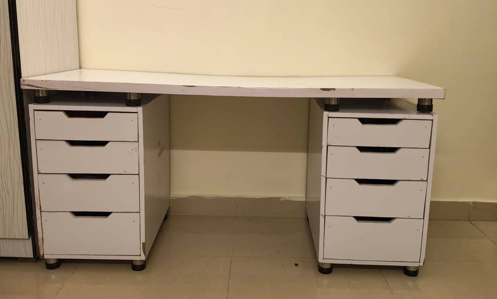 Study table, side board 0