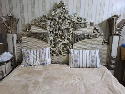Rock Bed set with chairs and accessories