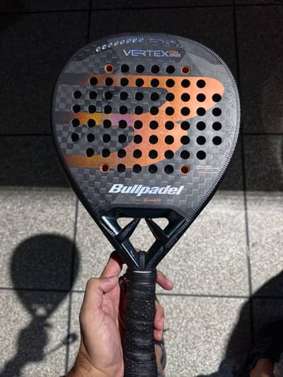 Bullpadel Vertex 04 Hybrid
