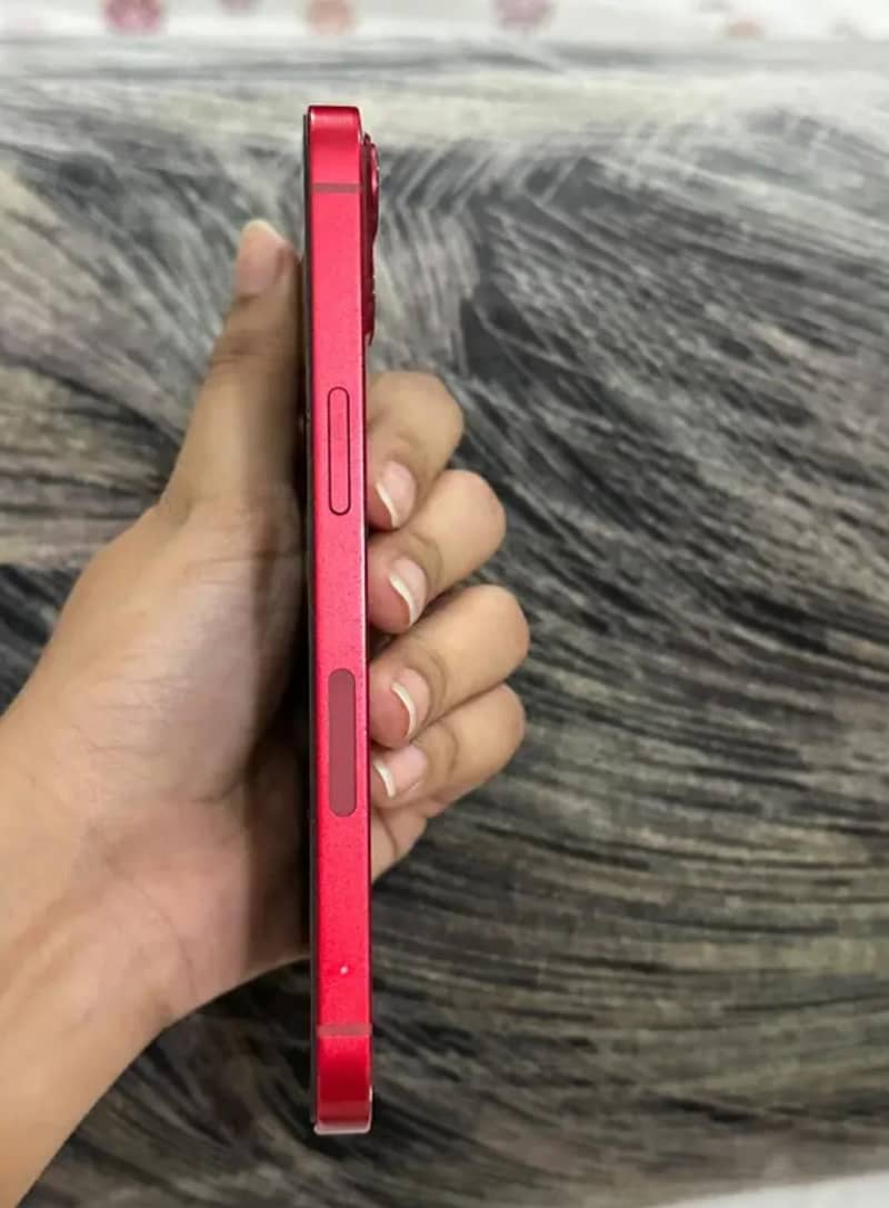 iPhone 13 3