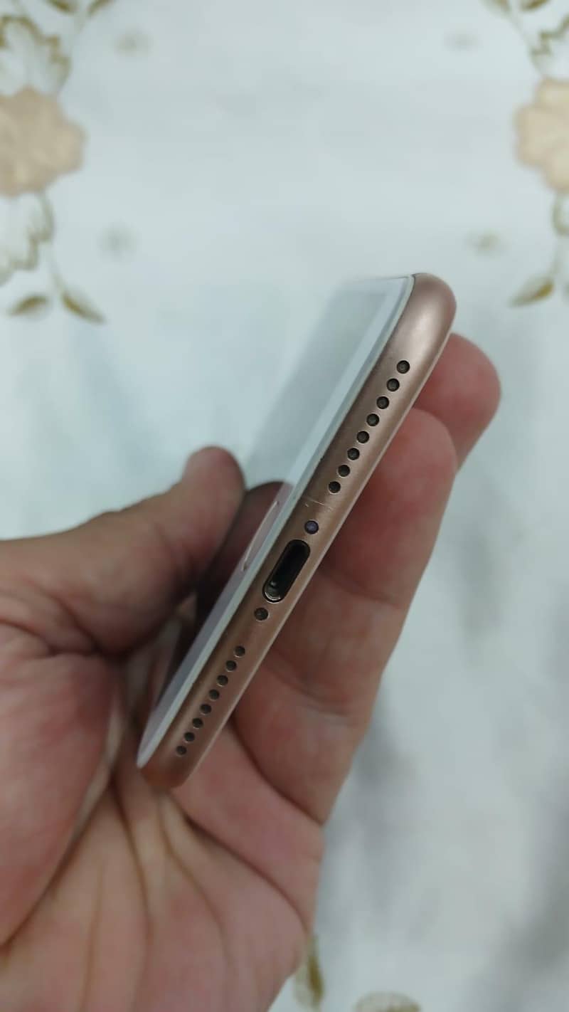 Apple iPhone 8 Plus 5