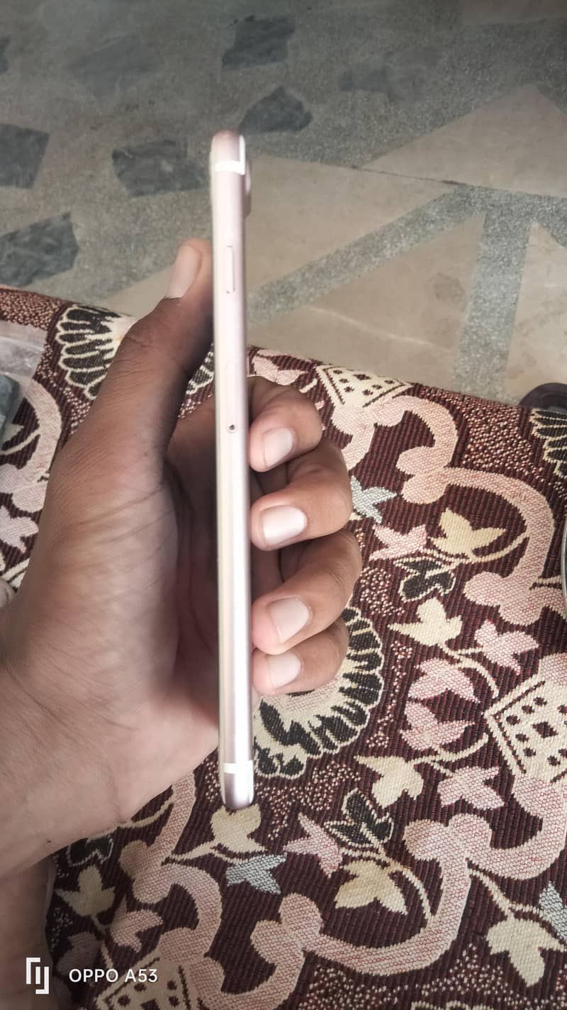 Apple iPhone 7 Plus 2