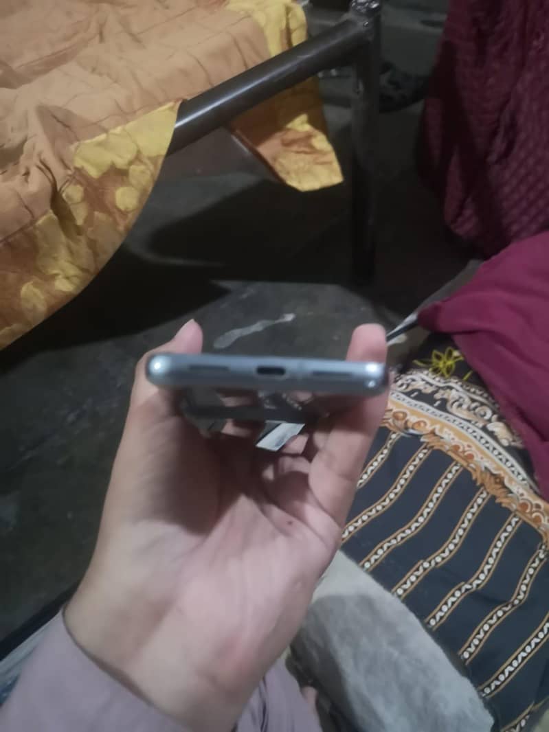 Google Pixel 8 3