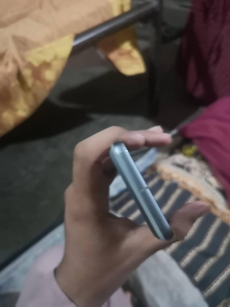 Google Pixel 8 4