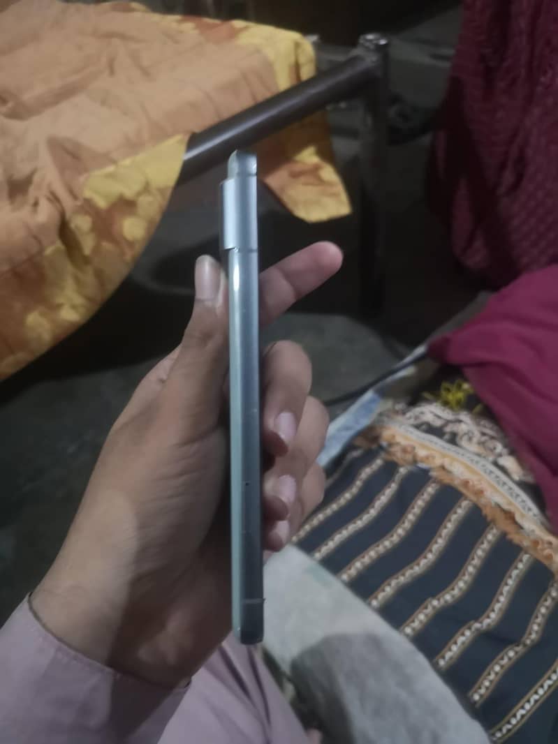Google Pixel 8 5