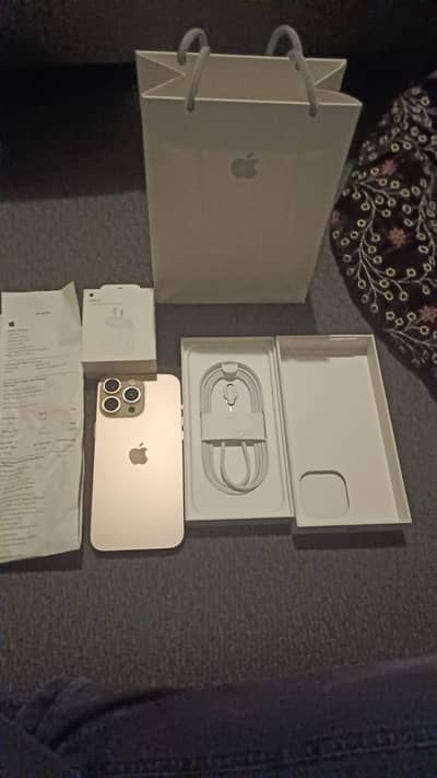 Apple iPhone 16 Pro Max